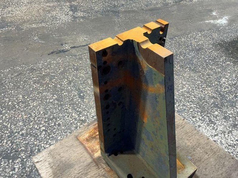 15” X 32” ANGLE PLATE