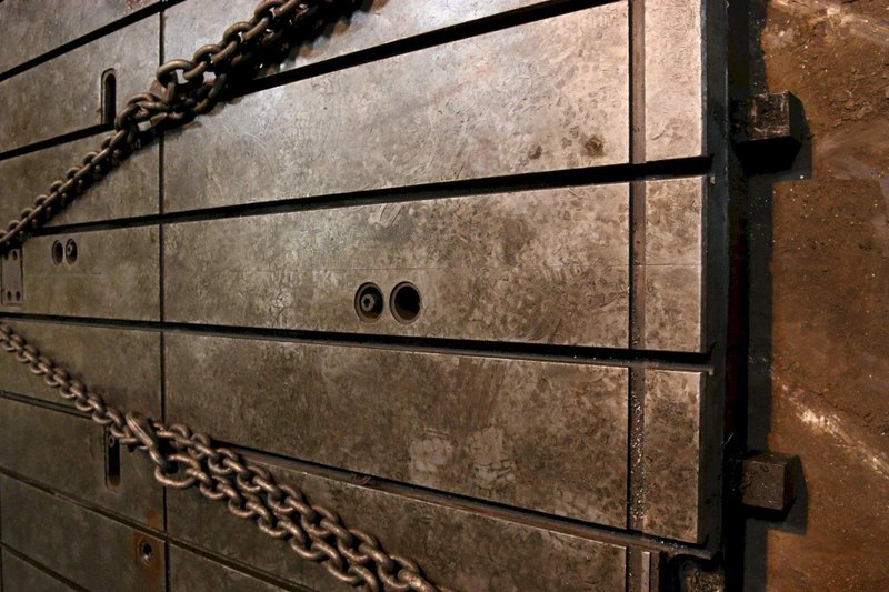 18&#039; X 5&#039;6&#039; X 10&#039; THICK GIDDINGS &amp; LEWIS T-SLOTTED FLOOR PLATE: #67268