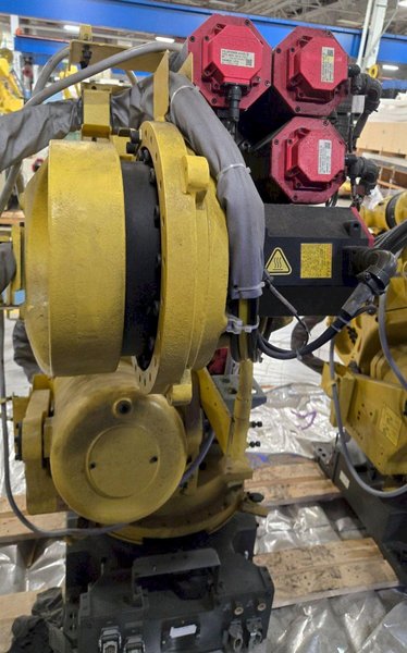 FANUC R2000IA/165F ROBOT + R-J3IB CONTROLLER USED