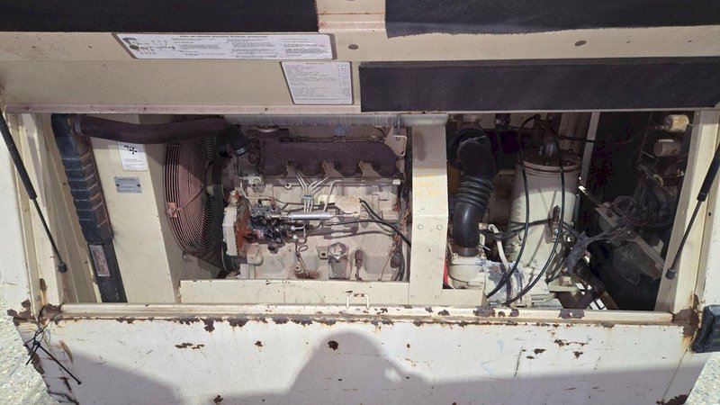 INGERSOL RAND P185WJD AIR COMPRESSOR USED