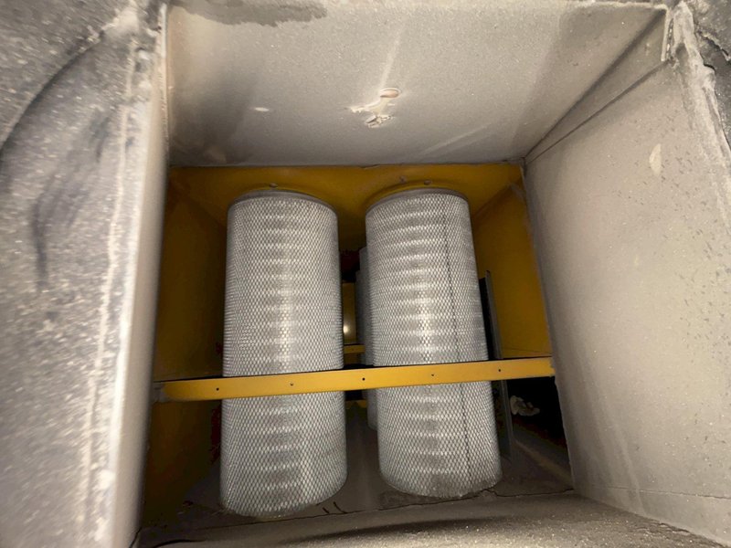 5 HP X 8 CARTRIDGE PLYMOVENT MODEL #MFA-01-E2 DUST COLLECTOR: STOCK #22305