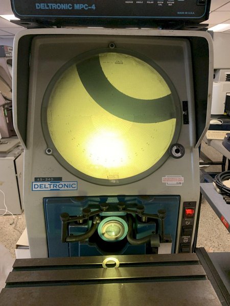 Deltronic &quot;Imagemaster&quot; Model 330A-DEC Bench Top Optical Comparator