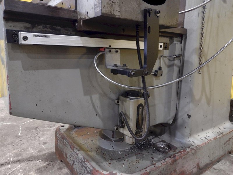 3 HP SHARP VERTICAL RAM TYPE KNEE MILL DRO &amp; POWER FEED : YOBRO #25318
