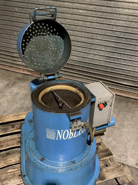 Nobles Spinner with Basket