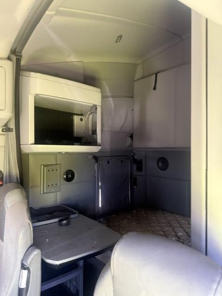 Kenworth T680 76” Condo Sleeper Truck, 2019 – PACCAR MX-13 455 HP, Automated Transmission, Tandem Axle
