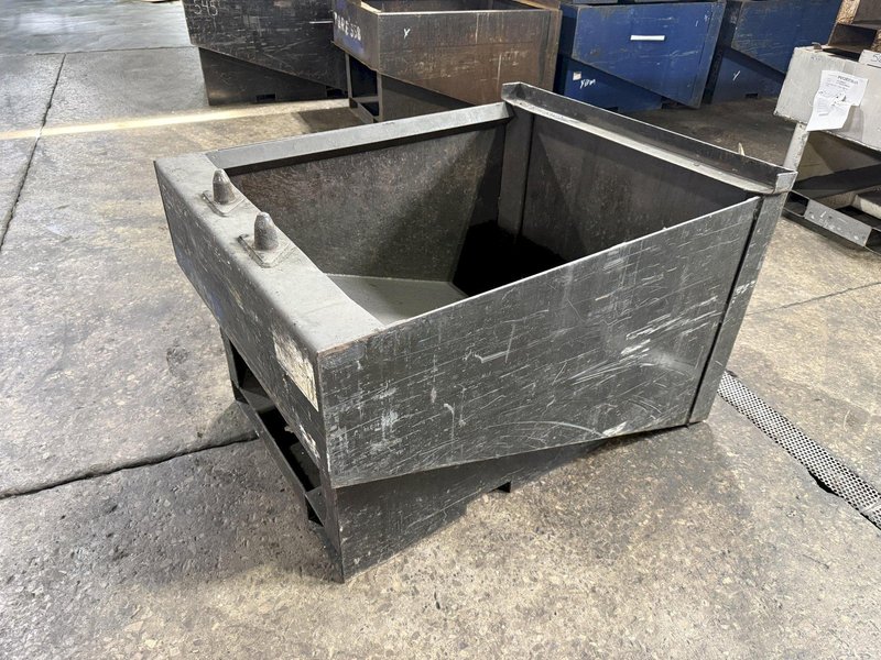 48" x 36" x 29" HIGH AMERICAN MFG GRAVITY FED PARTS HOPPERS WITH FORK POCKETS: YOBRO #25386