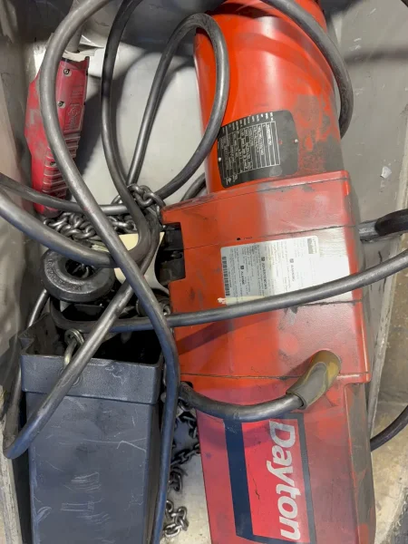 DAYTON 2 TON ELECTRIC HOIST   -  3YB77G