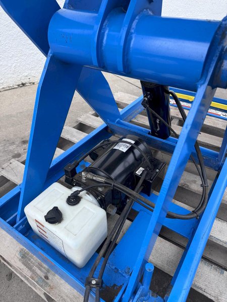 3000 LB BISHAMON MODEL L3K-TT HYDRAULIC SCISSOR LIFT TABLE: STOCK #81313