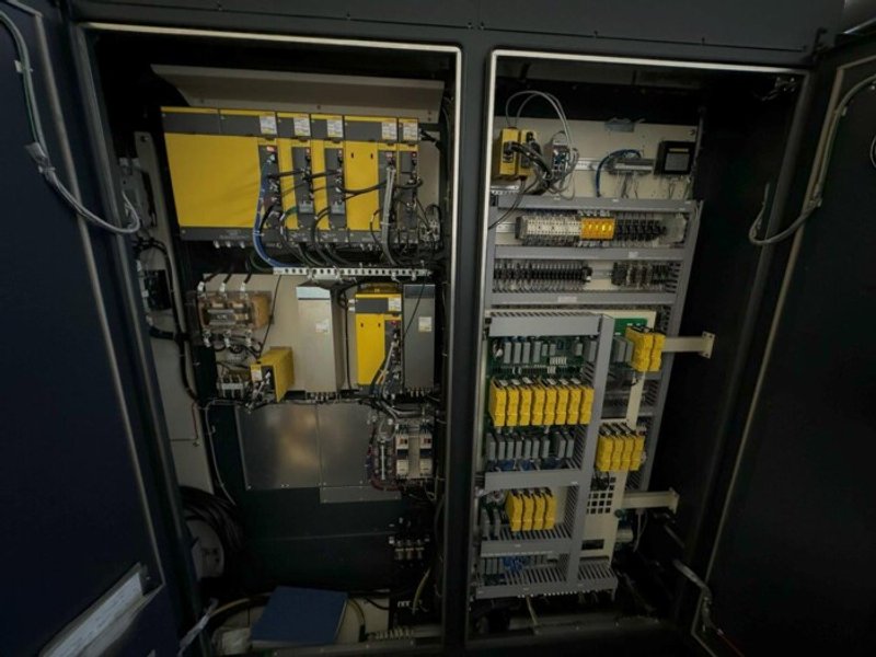 MAKINO MAG1 5 AXIS HMC - 97 Cutting Hours