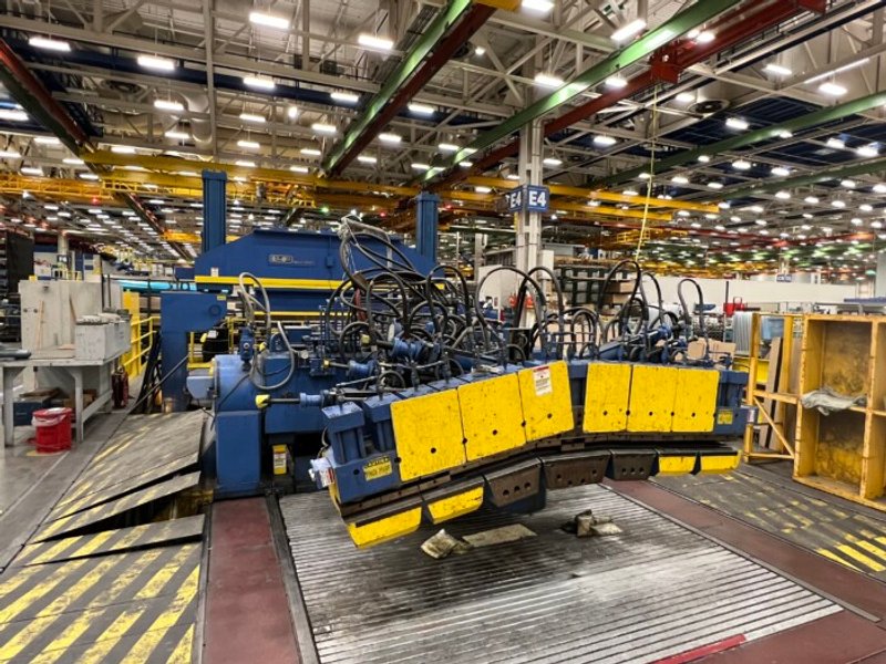 L&amp;F CNC 1000 Ton Longitudinal Stretch Forming Machine