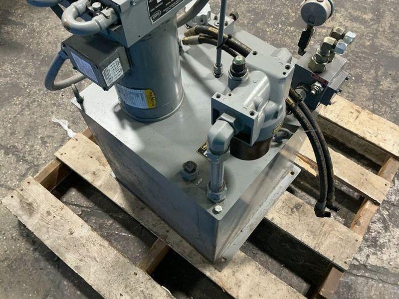 Parker 20 Gal Hydraulic Unit  - V24k0pakn/10