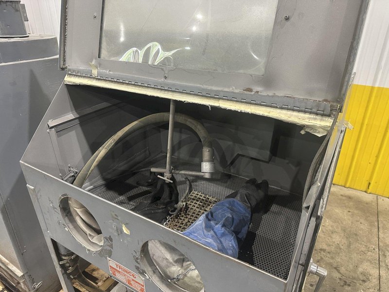 TRINCO BLAST CABINET: STOCK #23720
