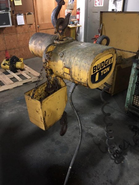 1 TON BUDGIT ELECTRIC CHAIN HOIST