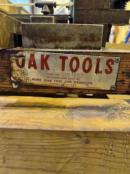 Die, Fin, Oak STOCK# 4289