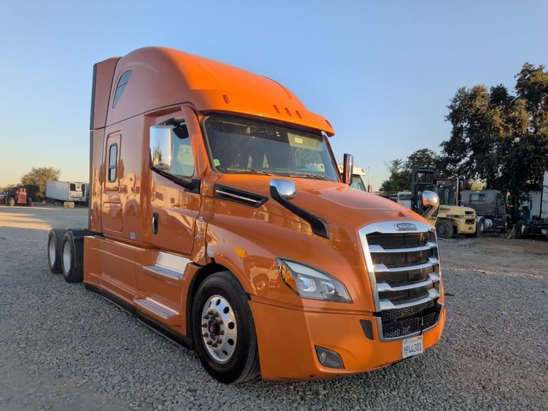 2023 Freightliner PT126SLP - Cascadia 3AKJHHDR0PSNH6290