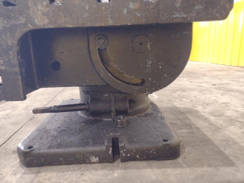 28&quot; X 32&quot; X 22&quot; CARLTON T-SLOTTED UNIVERSAL ADJUSTABLE DRILL BOX TABLE: YOBRO #23822