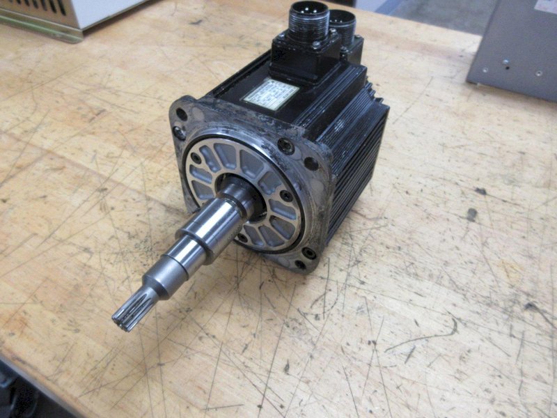 Used Haas Servo Axis Motor Yaskawa Model SGMG-09A2AB Servo Axis Motor for Haas Part #93-0346