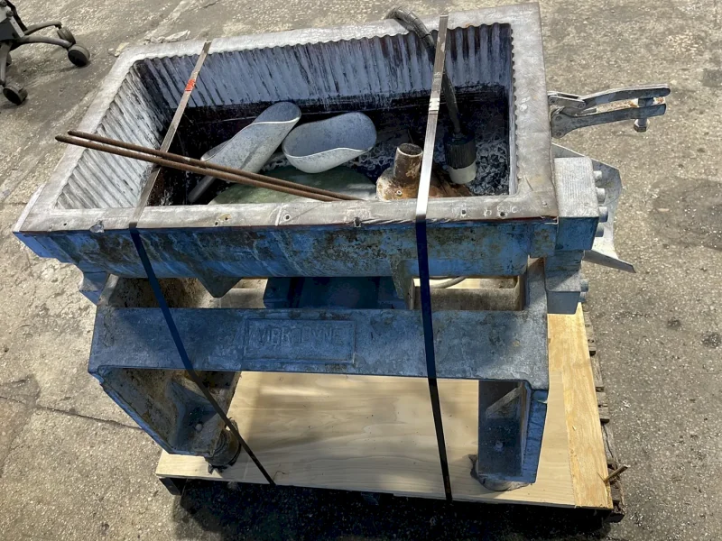 VIBRODYNE VIBRATORY FINISHER  -  VE200C