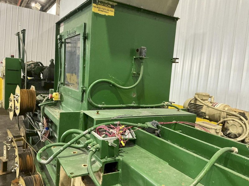 36" X 29" X 30 HP BALEMASTER MODEL #4030G-8 AUTO TIE HORIZONTAL BALER 2007: YOBRO #25000