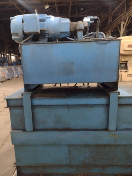 30&quot; X 40&quot; KMF MODEL 3040L CLOSED END HYDRAULIC HORIZONTAL BALER: STOCK #17911