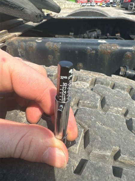 2020 Freightliner Cascadia 126 LC1675