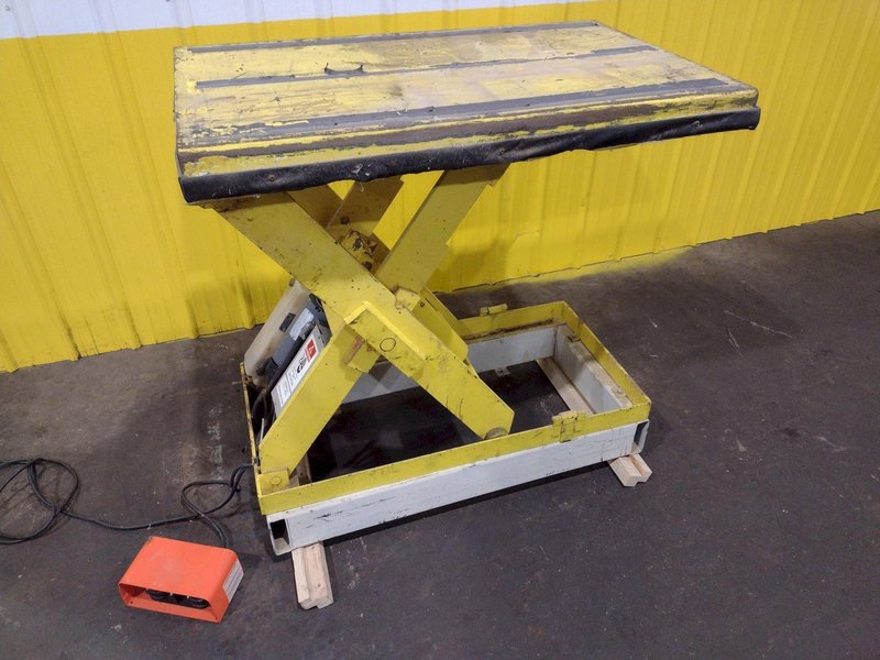 2,500 LBS X 30&quot; X 48&quot; AUTOQUIP MODEL #36S25 HYDRAULIC SCISSOR LIFT TABLE, SINGLE PHASE 110V: STOCK #19783