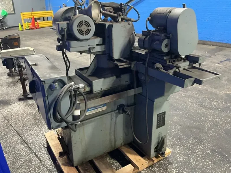 Brown &amp; Sharpe 6”x32” Table Tool And Cutter / Cylindrical Grinder