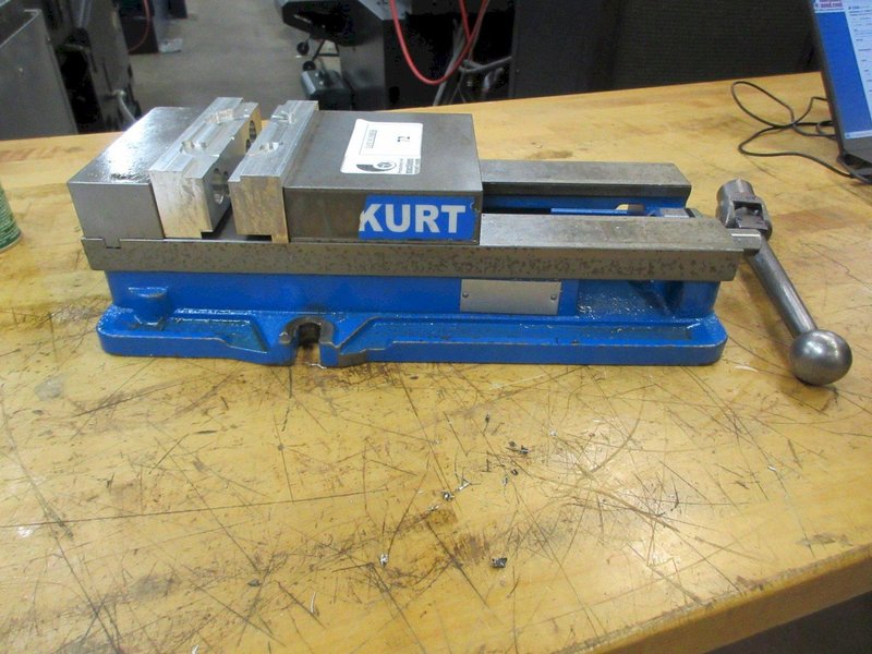 Kurt D688 6&quot; Machine Vise with Handle and Aluminum Jaws- Auction Item