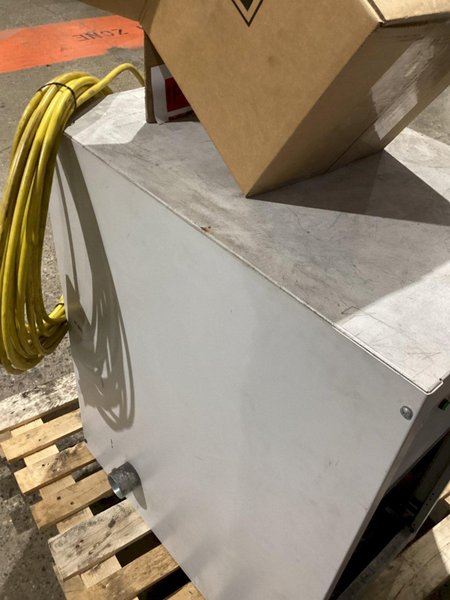 IPG YLR-1000 LASER CUTTING PANEL CABINET AND TEACH PENDANT USED