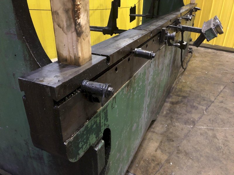 230 TON X 14' CINCINNATI MODEL #230CBX12 HYDRAULIC PRESS BRAKE: STOCK 16875