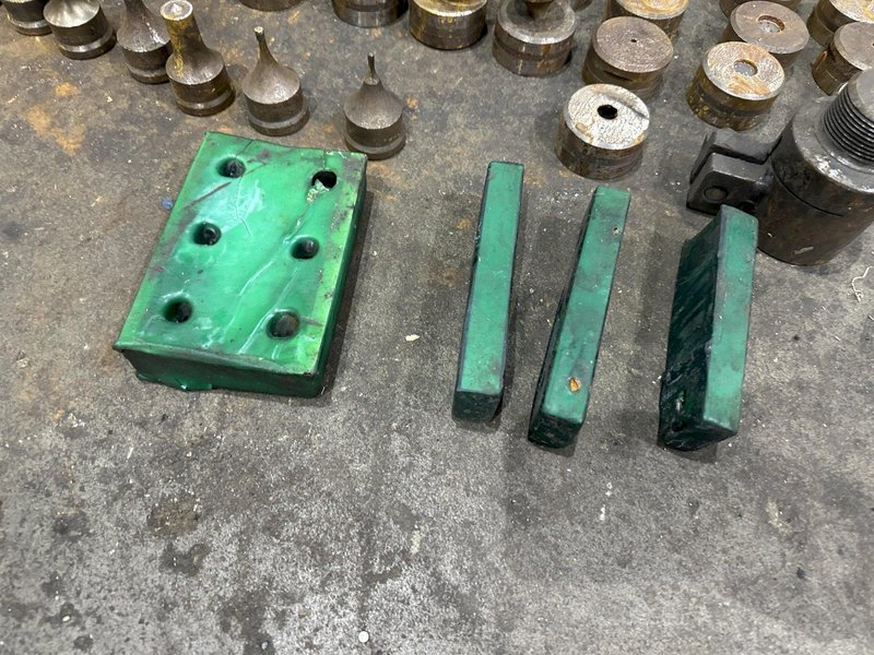 140  TON PIRANHA MODEL #PII-140  HYDRAULIC IRONWORKER: STOCK #77377