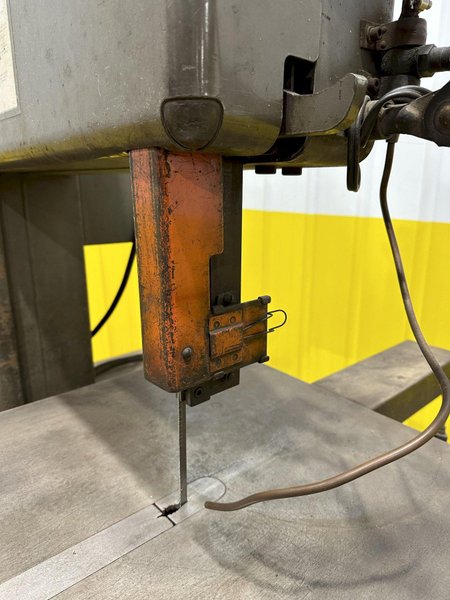 24&quot; GROB MODEL 4V-24 VERTICAL BAND SAW: STOCK #18663