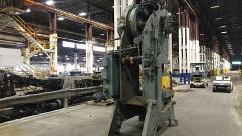 110 TON CLEARING OPEN BACK INCLINABLE PRESS
