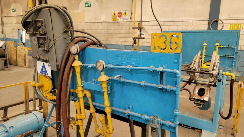 Dependable model 200sa shell core machine s/n 923 with gas panel and hydraulic