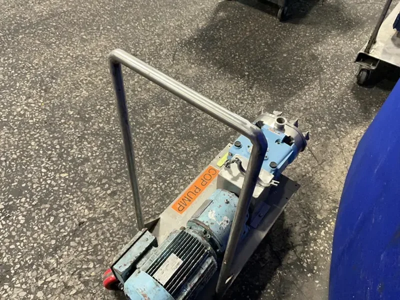 WAUKESHA 3 HP PUMP  -  030 U1 R1