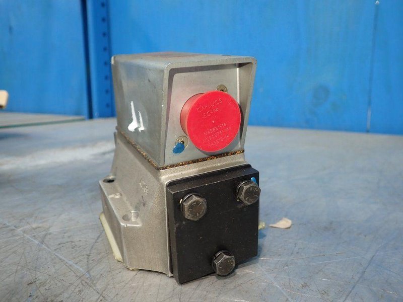 MOOG VALVE  -  062-321