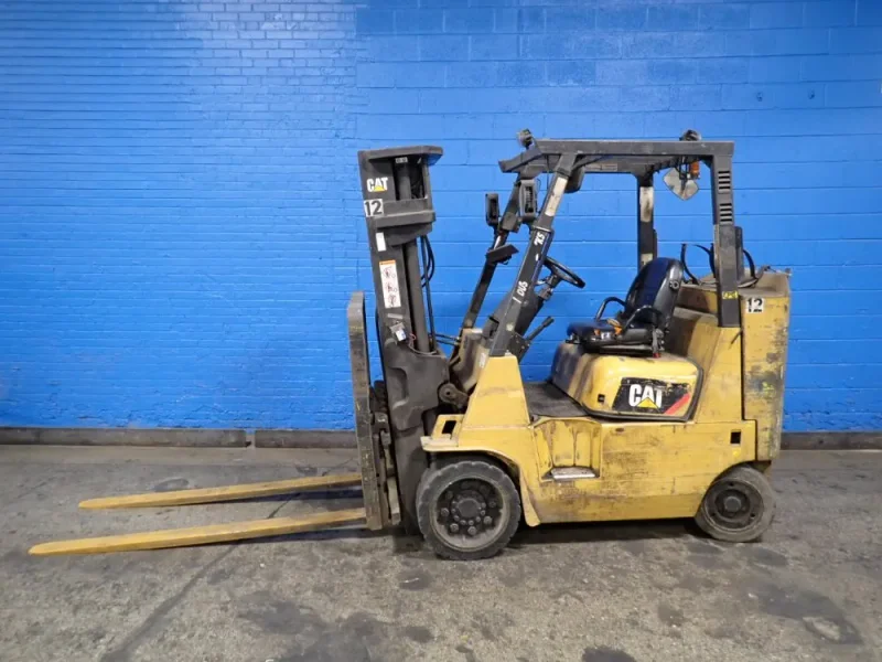 CATEPILLER 4450 LBS PROPANE FORKLIFT  -  GC40K-LP-STR