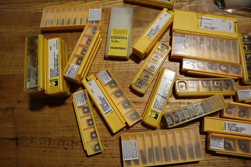 Kennametal Inserts &amp; Toolholders - Assorted- Auction Item
