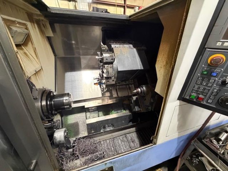 Doosan Puma 240C CNC Lathe, 2013 – LNS Barfeed, Royal Collet Chuck, LNS Chip Conveyor