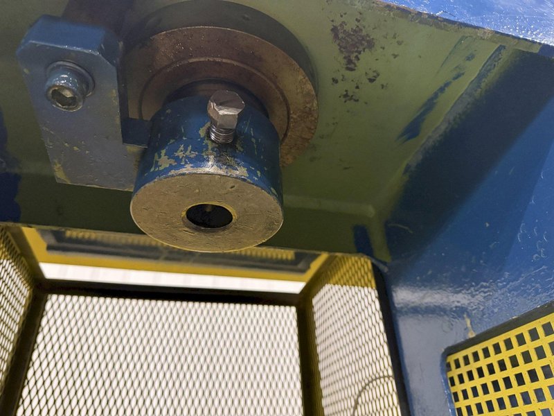 16 TON LAUFFER MODEL #RPL16 HYDRAULIC PRESS: YOBRO #24687