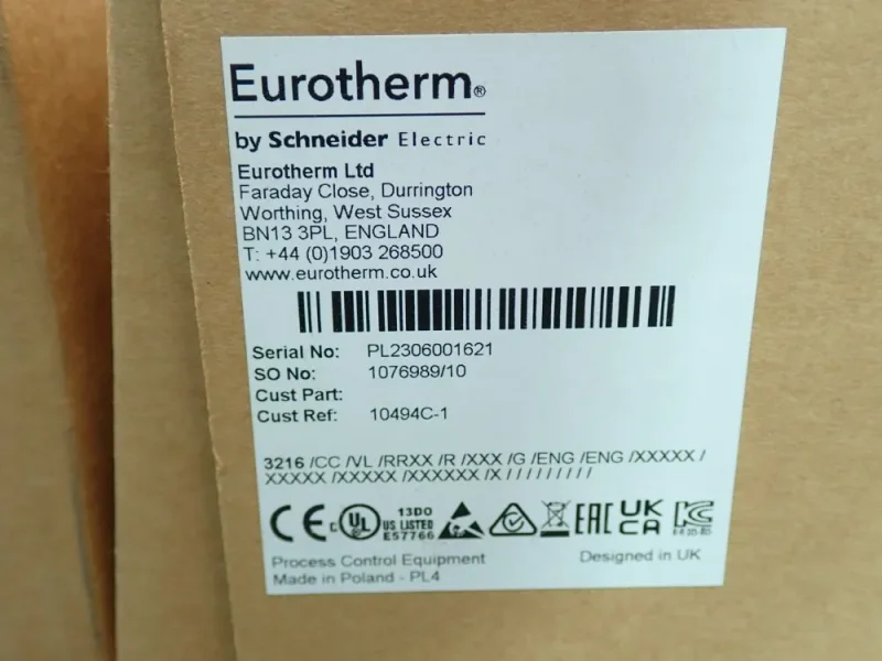EUTOTHERM TEMPERATURE CONTROLLER, 8PCS  -  3216