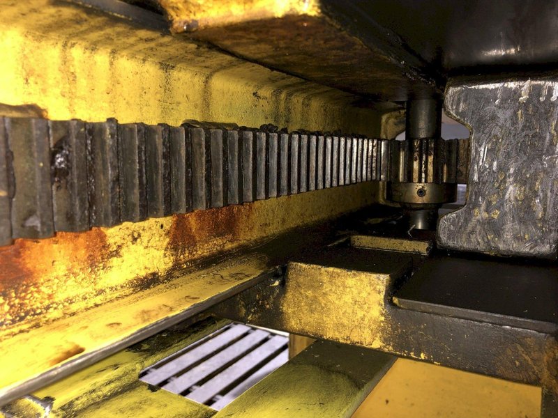 20,000 LB 10 TON BRADLEY MOTORIZED ROTAION COIL GRAB CLAW TYPE LIFT: STOCK #15816