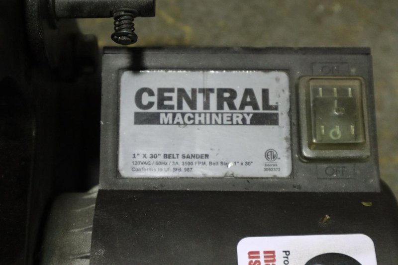 Central 1&quot; Belt Sander, Bench Model- Auction Item