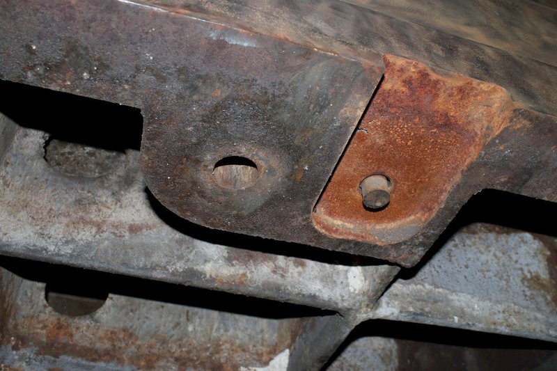 10&#039; X 5&#039; X 16&quot; T SLOTED FLOOR PLATE: STOCK #76042