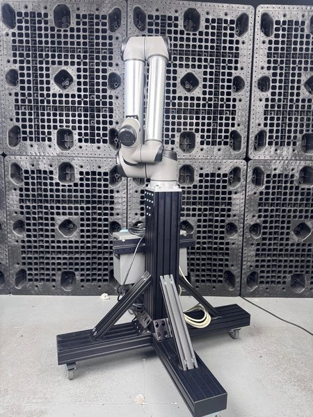 Universal Robots UR10 Collaborative Robot Arm, 2016 – 6 Axis