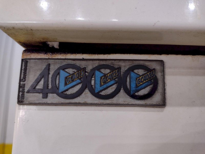 KIRA MODEL #KN30VE ELITE DUAL PALLET CNC VERTICAL MACHINING CENTER: YOBRO #24010