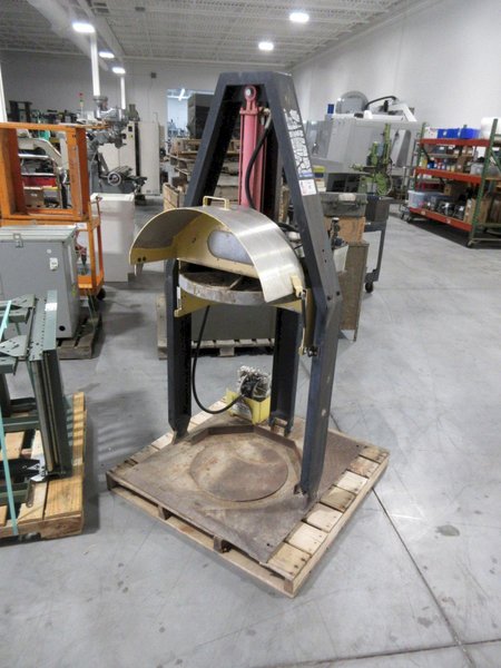 Pig Waste Compactor Model DRM654, Air Over Hydraulic Operation, 12,000 lb Crush Force- Auction Item
