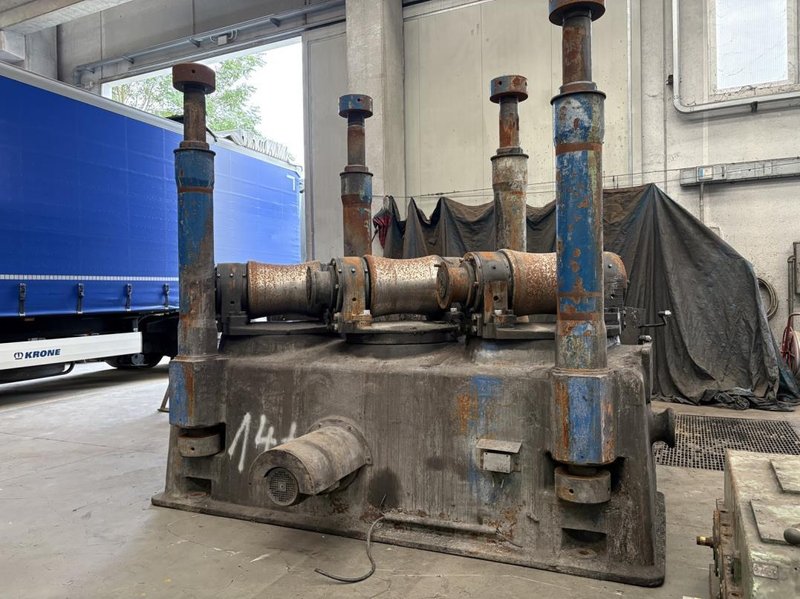KIESERLING VRM 220 TUBE STRAIGHTENER - Precision Straightening Machine