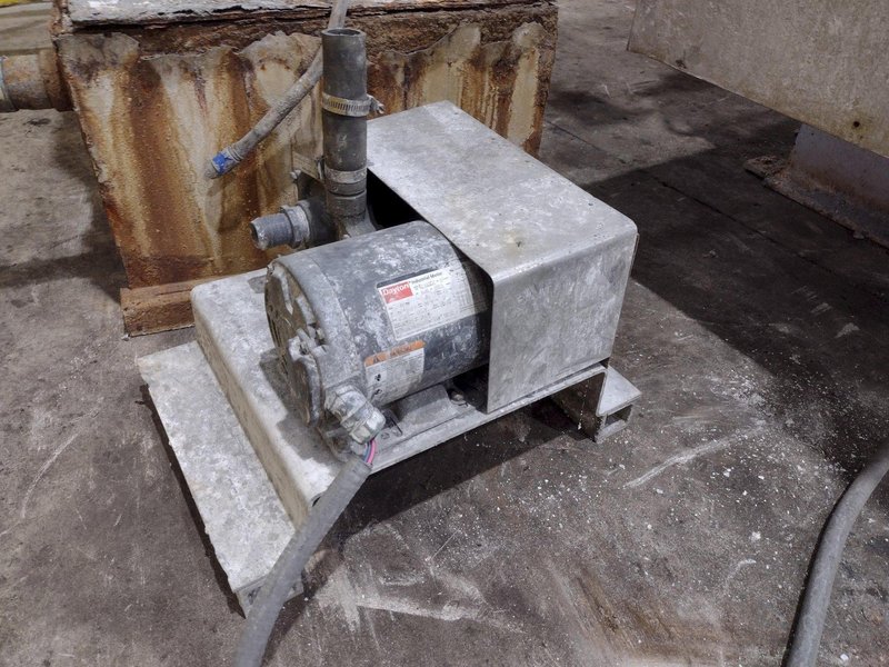 17 CUBIC FT ALMCO MODEL #V-16TF TUB TYPE VIBRATORY FINISHER W/ CONVEYOR LOAD &amp; SHAKER TABLE: YOBRO #25321