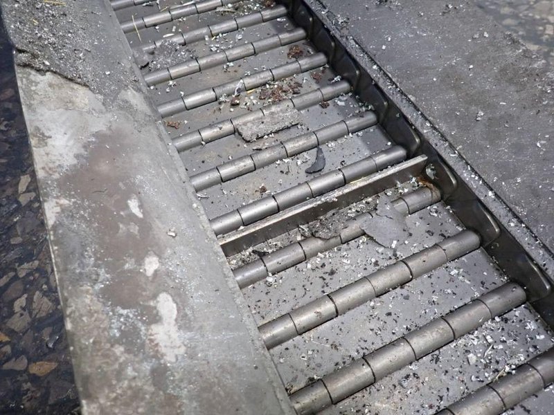 HENNIG INC CHIP CONVEYOR  -  VM22/25/30